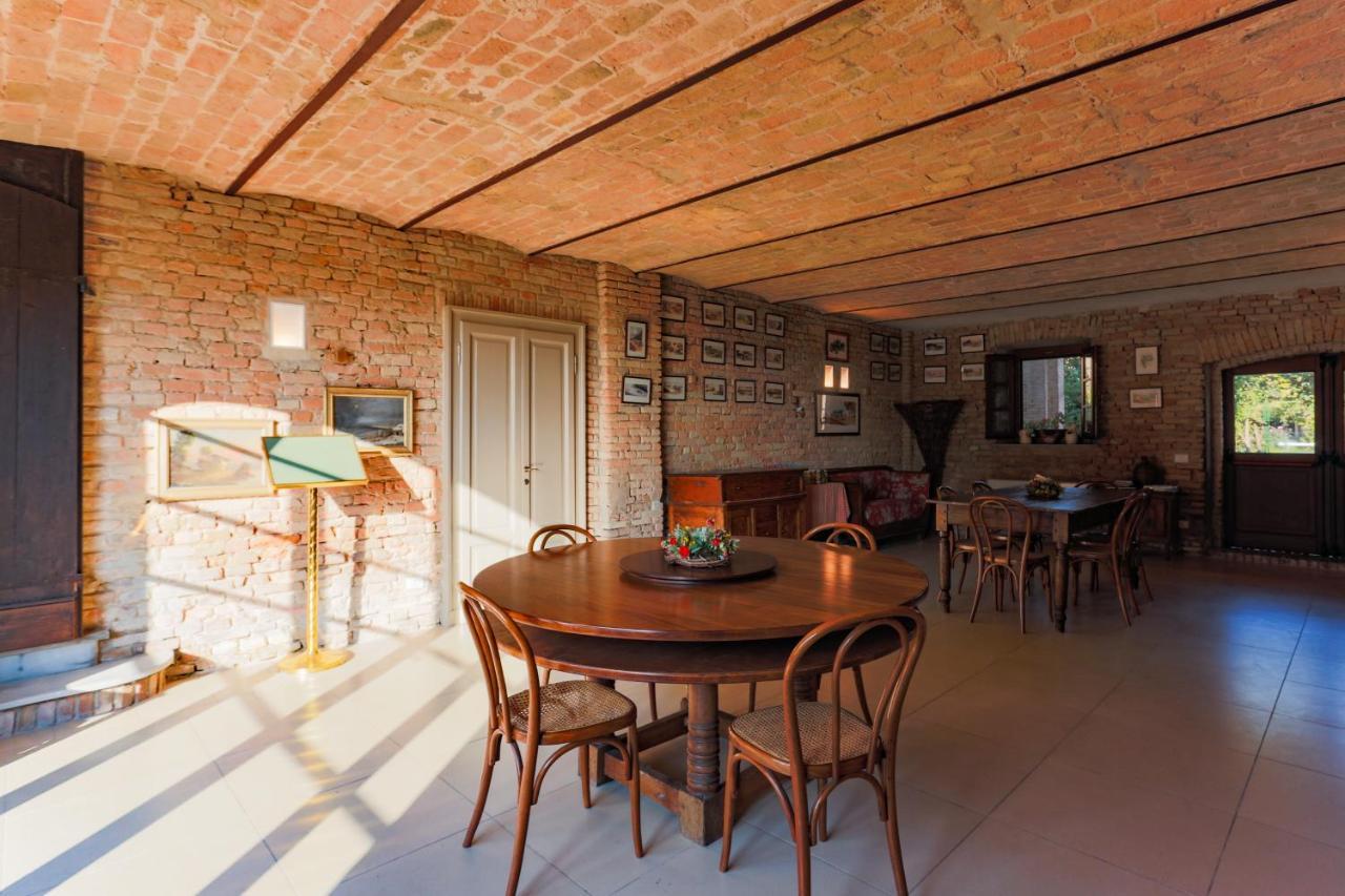 Agriturismo Le Corti Della Gualdana ヴォゲーラ エクステリア 写真