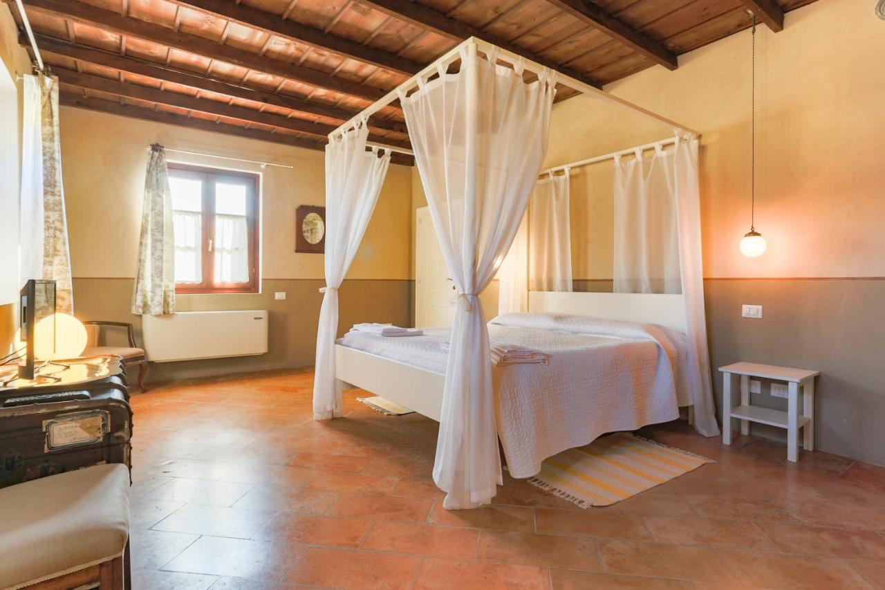Agriturismo Le Corti Della Gualdana ヴォゲーラ エクステリア 写真